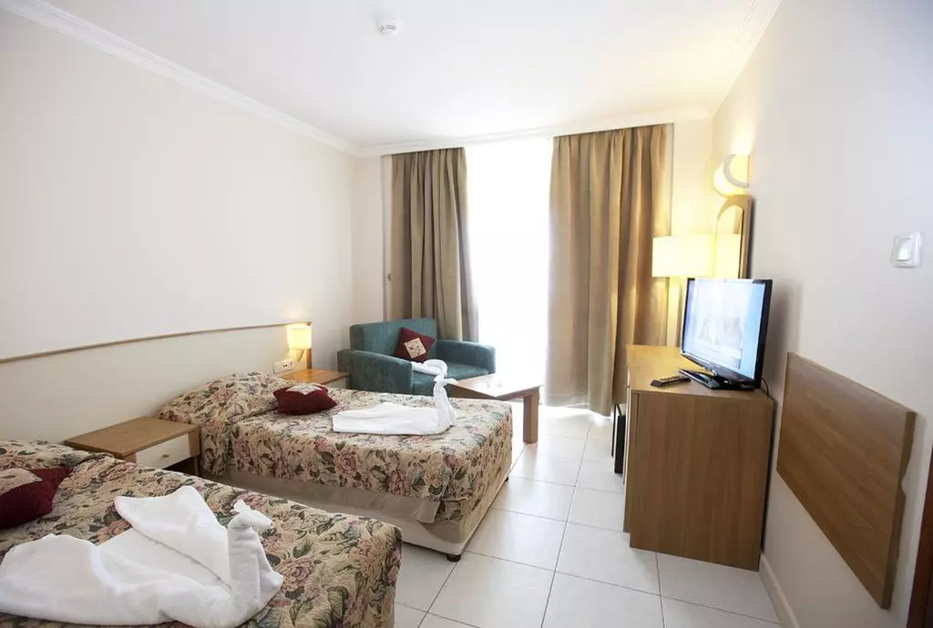 marbel by palm wings_shabavizparvaz_05.jpg